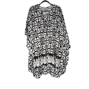 Black and White Patterned Swim Coverup
